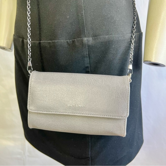 MATT & NATT GREY CROSSBODY BAG METALLIC STRAP VEGAN LEATHER SMALL  SHOULDER BAG - Picture 8 of 11